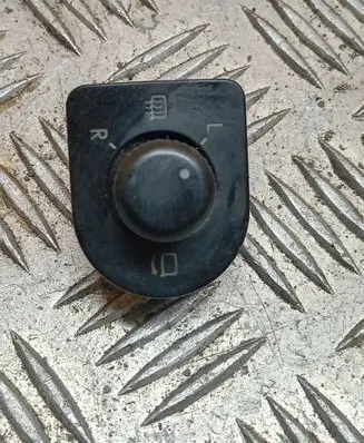 Volkswagen PASSAT B5.5 Wing mirror switch