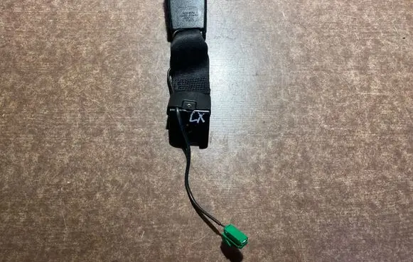 Jaguar XJ X351 Middle seatbelt buckle (rear) 34059579