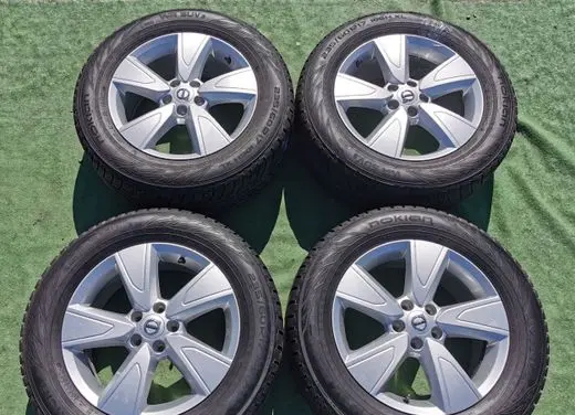 Volvo XC40 R17 alloy rim 31680565