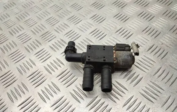 Ford Kuga II Coolant heater control valve CV618C605TD