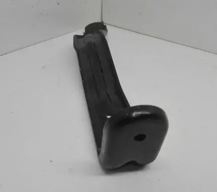 Volkswagen Phaeton Intercooler pipe mounting bracket 3D0145813