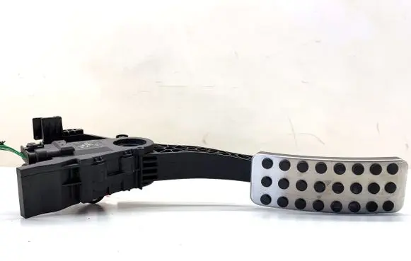 Mercedes-Benz A W176 Accelerator throttle pedal A2463001604
