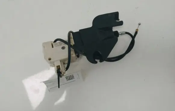 Audi A6 S6 C6 4F Glove box lock 3B0959782A