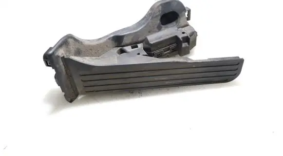 Volkswagen Jetta VI Accelerator throttle pedal