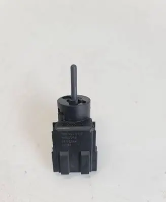 Volkswagen Golf V Brake pedal sensor switch 3B0945511C 19322010 19181