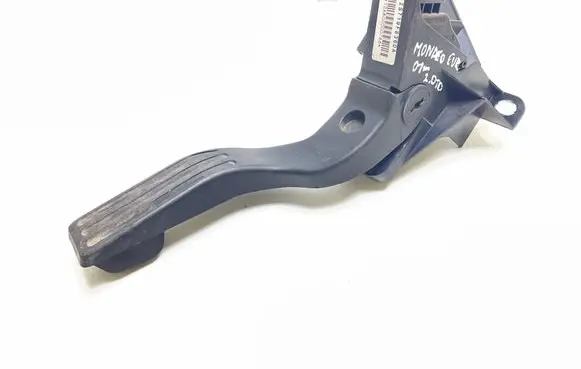 Ford Mondeo Mk III Accelerator throttle pedal 2S719F836DA 126800000766