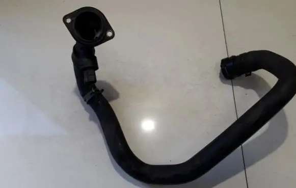 Volkswagen Golf V Engine coolant pipe/hose 03G121121D