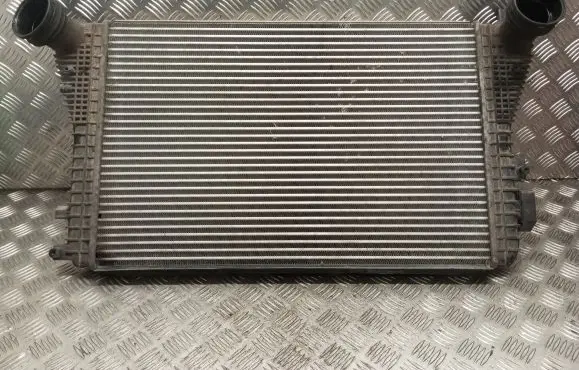Skoda Octavia Mk2 (1Z) Intercooler radiator 1K0145927