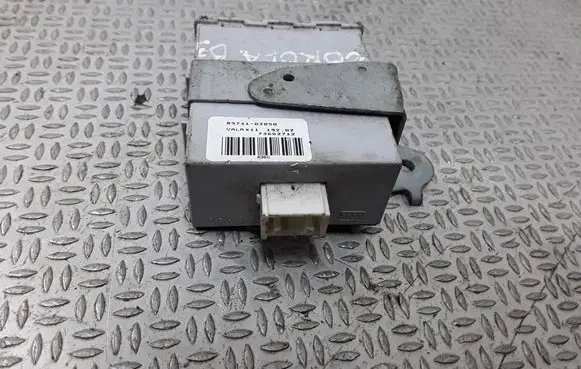 Toyota Corolla E120 E130 Door central lock control unit/module 8974102050