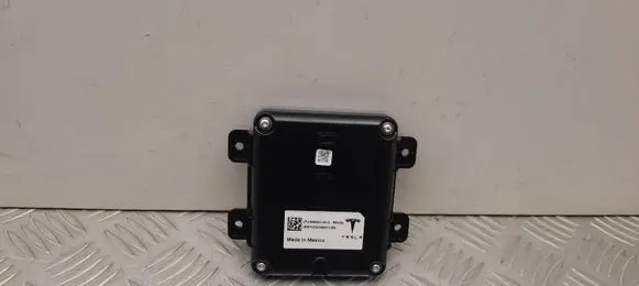 Tesla Model Y USB control unit 185554100D