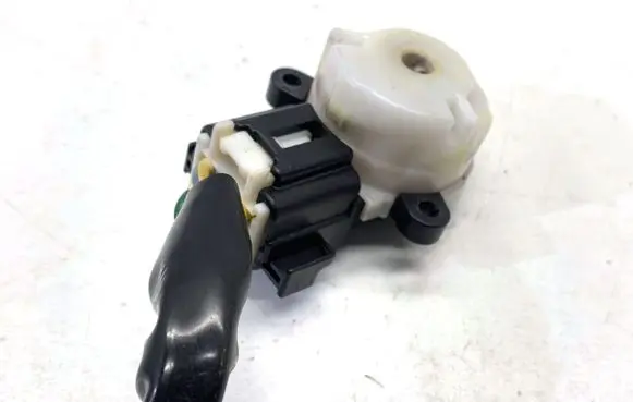 Suzuki Swift I Ignition lock 
