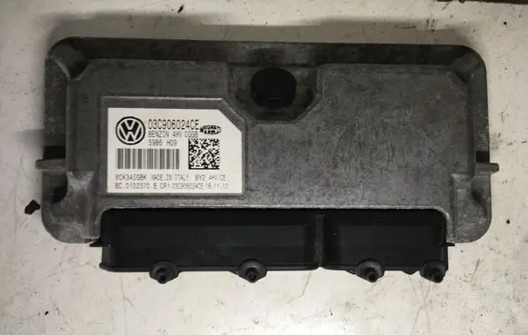 Skoda Fabia Mk2 (5J) Engine control unit/module 03C906024CE