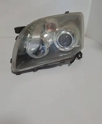 Toyota Avensis T250 Headlight/headlamp 35108