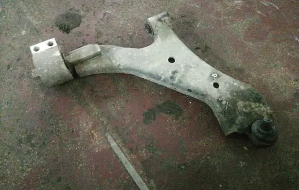 Chevrolet Captiva Front lower control arm/wishbone