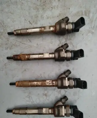 Toyota Avensis T270 Fuel injectors set 0445110613