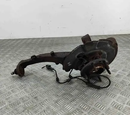 Chevrolet TrailBlazer Front wheel hub 19303841