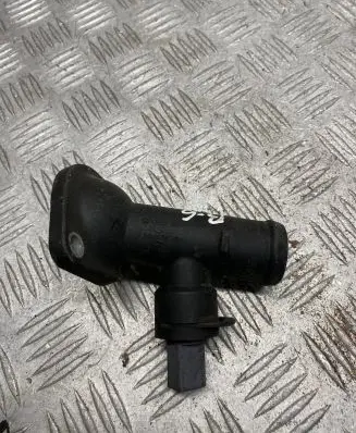Volkswagen PASSAT B6 Engine coolant pipe/hose 03G121121D