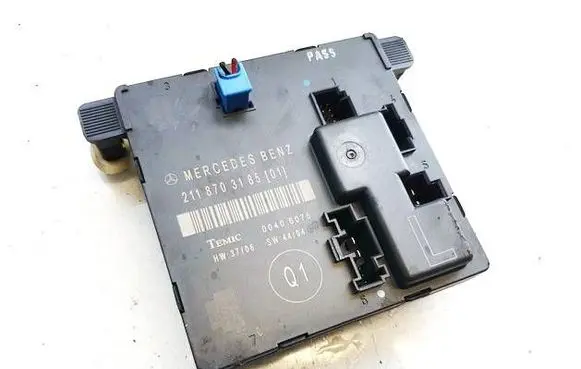 Mercedes-Benz E W211 Door control unit/module 2118703185