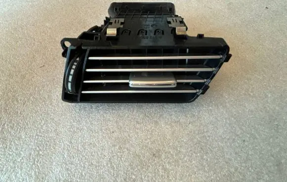 Mercedes-Benz E W212 Dashboard side air vent grill/cover trim A2128300254 06822001 2128300254