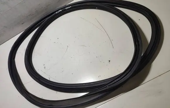 Peugeot 2008 II Seal rubber (tailgate) 