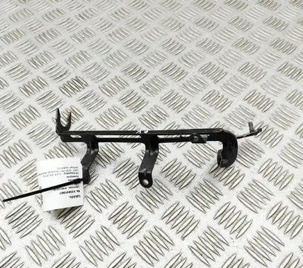 Audi RS5 Air filter cleaner box bracket assembly 8T0133171A