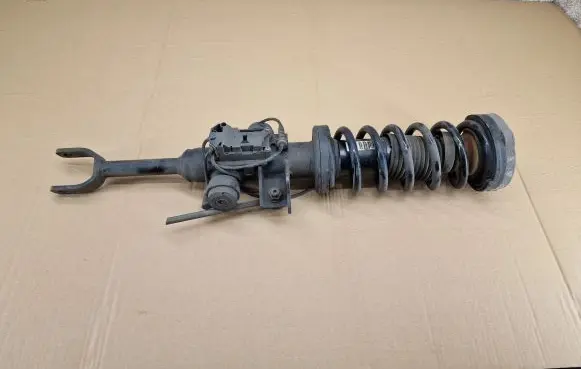 BMW 6 F06 Gran coupe Front shock absorber with coil spring 6863118