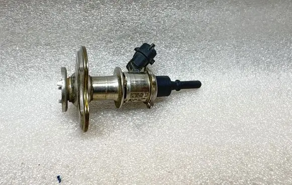 Audi Q3 F3 AdBlue injector 1K3MB375T1M8BL 05L131113AD