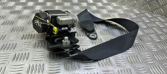 Nissan Juke I F15 Front seatbelt 6307652 170517356R
