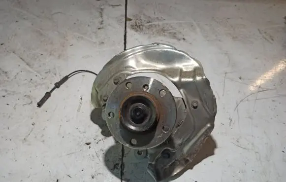 BMW 2 F22 F23 Front wheel hub 6853650