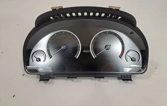 BMW 6 F12 F13 Speedometer (instrument cluster) 9328818 8795226