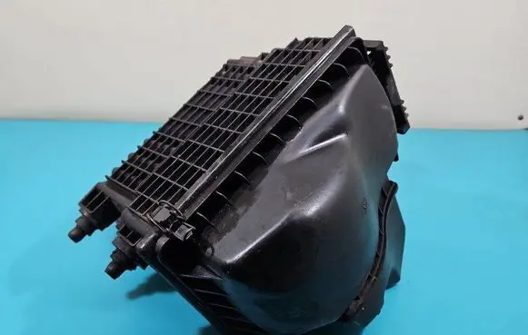Air filter box
