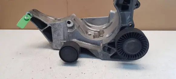 BMW 3 E90 E91 Generator/alternator bracket 7802639