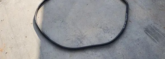 KIA Sportage Front door rubber seal