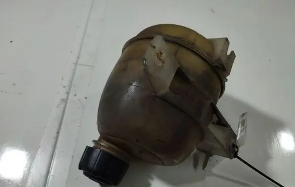 Renault Thalia I Coolant expansion tank/reservoir 21122