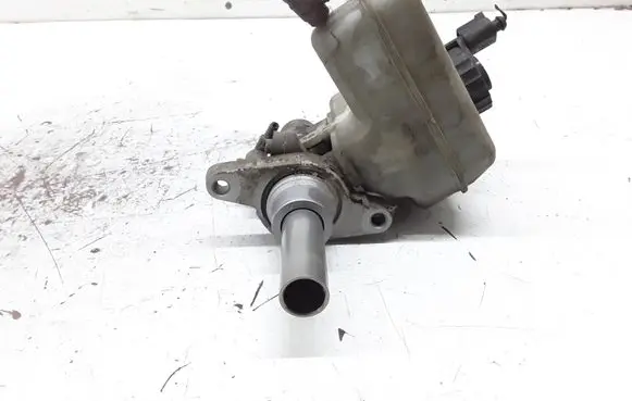 Volkswagen PASSAT B6 Master brake cylinder 03350886771