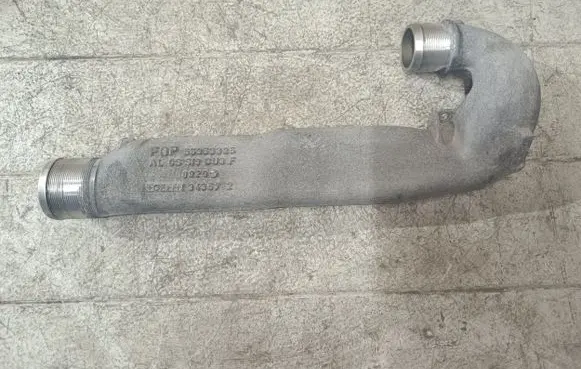 Opel Zafira B Intercooler hose/pipe 55353825