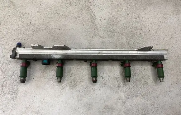 Volvo S60 Fuel main line pipe 0261230110