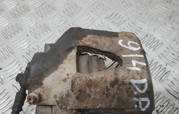 Skoda Octavia Mk1 (1U) Front brake caliper
