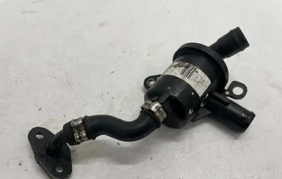 Opel Astra J Oil breather separator 70349704