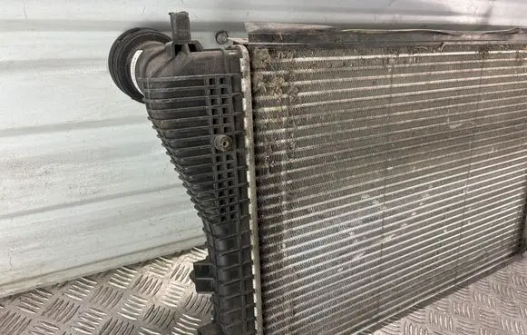 Volkswagen PASSAT B6 Intercooler radiator 1K0145803e