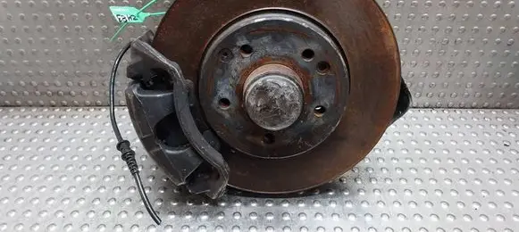 Mercedes-Benz C W203 Front wheel hub spindle knuckle 20901