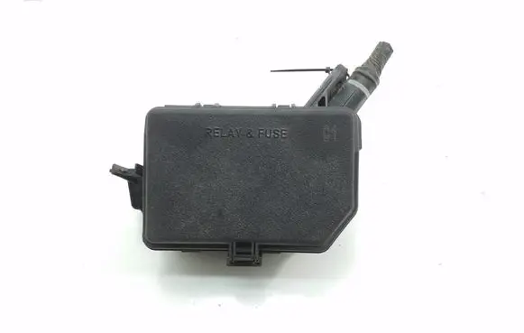 Toyota Yaris Fuse module 826310D040