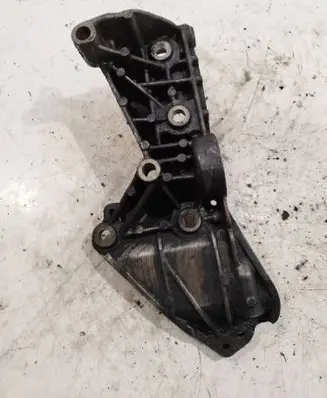 Nissan Qashqai Engine mounting bracket 8200669494
