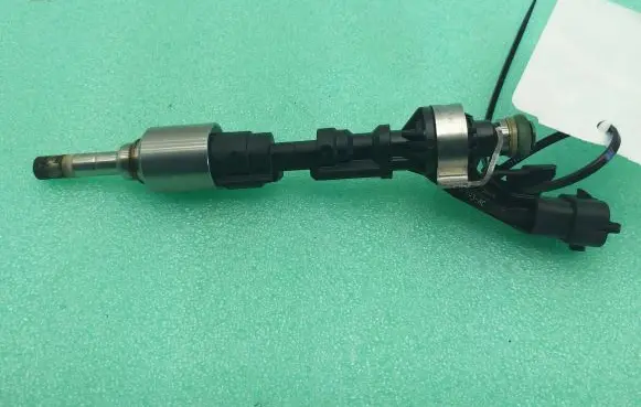Jaguar F-Pace Fuel injector FX239F593AC