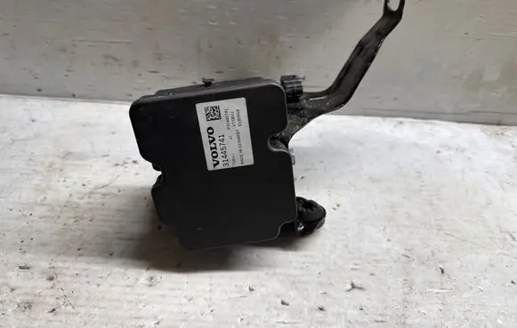 Volvo XC40 ABS Pump 31445741