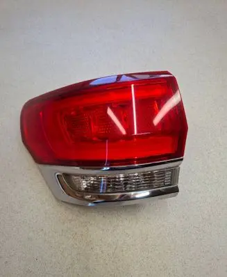 Jeep Grand Cherokee Rear/tail lights P68110001AC 073113B