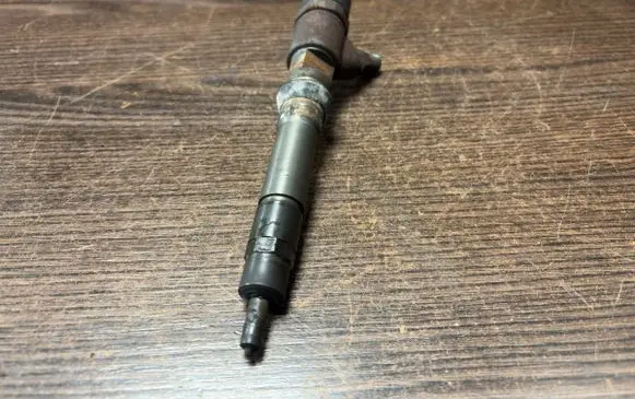 Fuel injector