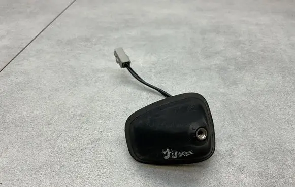 Nissan Juke I F15 Aerial GPS antenna 282B33VU0A