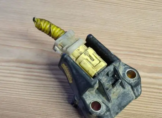 Subaru Legacy Airbag deployment crash/impact sensor 98231AG000 2521000080