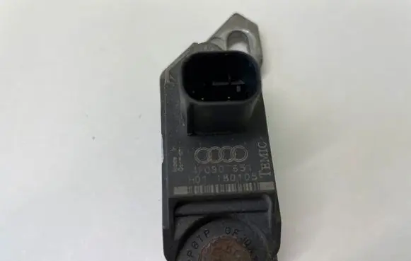 Audi A6 S6 C6 4F Airbag deployment crash/impact sensor 4F0907651